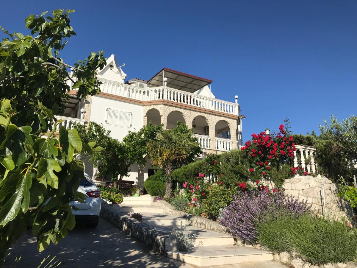 Apartment Santa Marina Примоштен Экстерьер фото